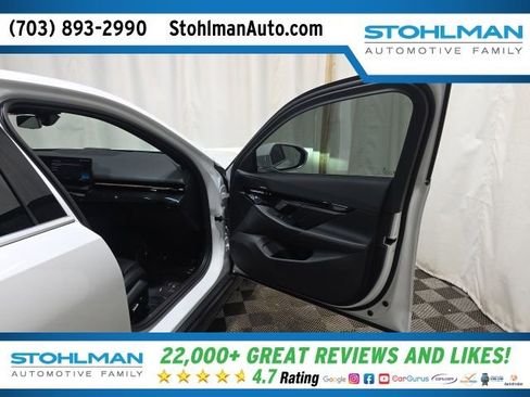 Used 2024 BMW 530i xDrive w/ Premium Package image 32