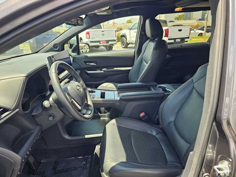 Certified 2025 Toyota Sienna Platinum AWD/4WD image 21