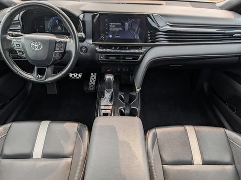Used 2025 Toyota Camry SE FWD image 11