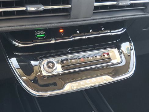 Certified 2024 Lincoln Corsair AWD w/ Equipment Group 101A image 16