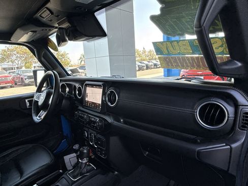 Used 2021 Jeep Wrangler Unlimited Sahara w/ Cold Weather Group image 27