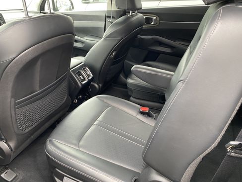 Used 2022 Kia Sorento EX FWD image 15