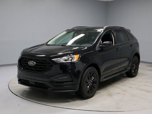 Certified 2022 Ford Edge SE w/ Black Appearance Package image 6