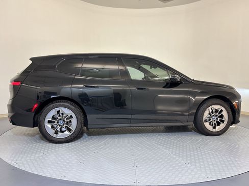 Used 2023 BMW iX xDrive50 image 8