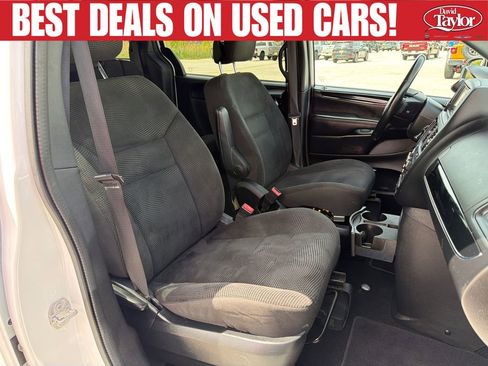 Used 2020 Dodge Grand Caravan SE FWD image 32