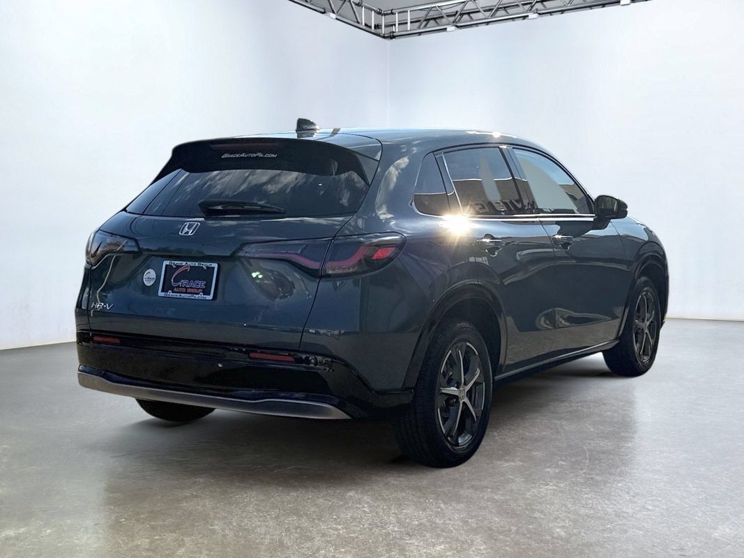 Used 2023 Honda HR-V EX-L image 5