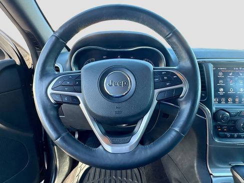 Used 2018 Jeep Grand Cherokee Limited image 11