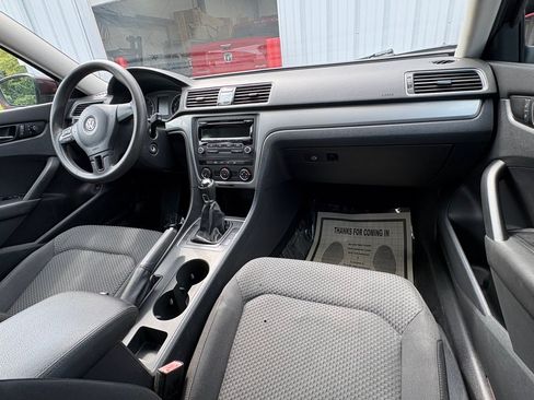 Used 2013 Volkswagen Passat 2.5 S FWD image 16