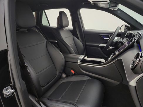 Used 2026 Mercedes-Benz GLC 300 image 23