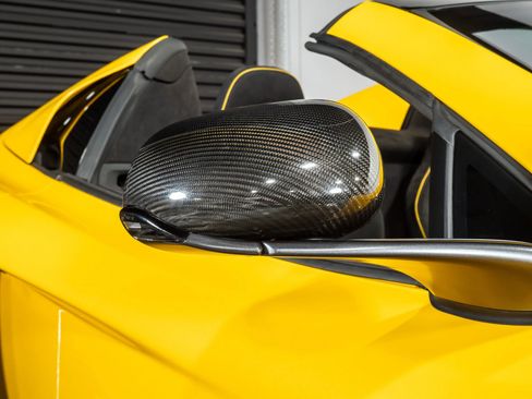 Used 2015 McLaren 650S Spider image 5