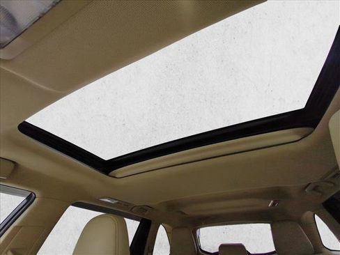 Used 2019 Toyota Highlander XLE AWD/4WD image 21
