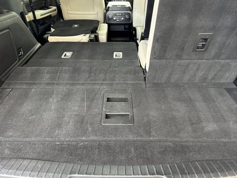 Used 2019 Ford Expedition Platinum RWD image 19
