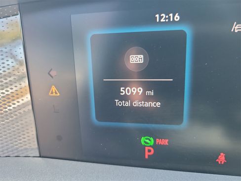 Used 2025 Volkswagen Tiguan S image 31