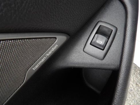 Used 2019 BMW 530i xDrive w/ M Sport Package image 11