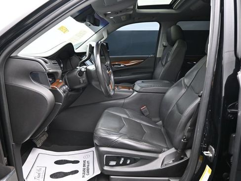 Used 2018 Cadillac Escalade ESV Premium Luxury AWD/4WD image 9