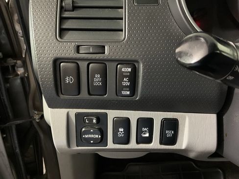 Used 2012 Toyota Tacoma 4x4 Double Cab w/ TRD Off-Road Pkg image 22