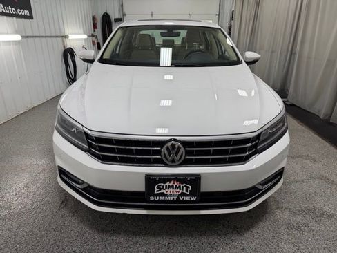 Used 2018 Volkswagen Passat 2.0T SE FWD image 2