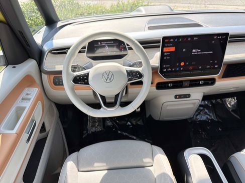 Certified 2025 Volkswagen ID. Buzz Pro S Plus AWD/4WD image 8