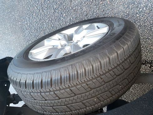 Used 2024 Chevrolet Silverado 1500 Custom image 5