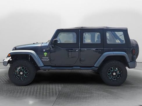 Used 2017 Jeep Wrangler Unlimited Sport w/ Connectivity Group AWD/4WD image 2