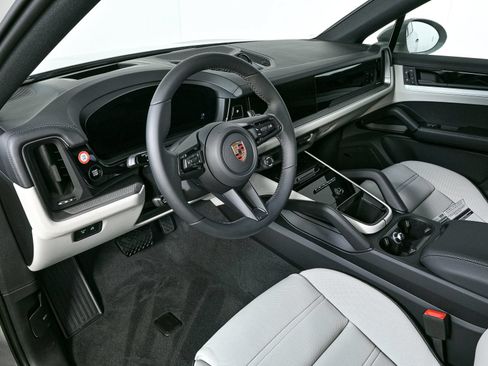 New 2026 Porsche Cayenne Coupe AWD/4WD image 4