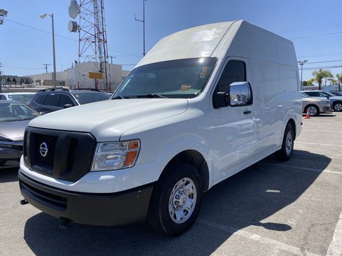 Used 2019 Nissan NV 2500 SV RWD image 2