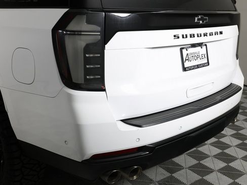 Used 2026 Chevrolet Suburban Z71 w/ Comfort Package image 54