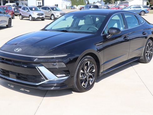 Used 2024 Hyundai Sonata SEL image 2