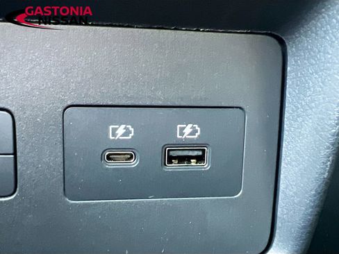 Used 2023 Nissan Rogue SL w/ SL Premium Package image 34