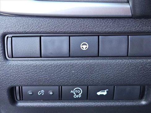 Used 2024 Nissan Rogue SV AWD/4WD image 18