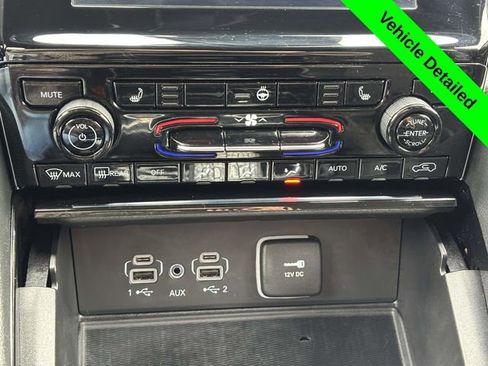 Used 2023 Jeep Grand Cherokee Altitude AWD/4WD image 18
