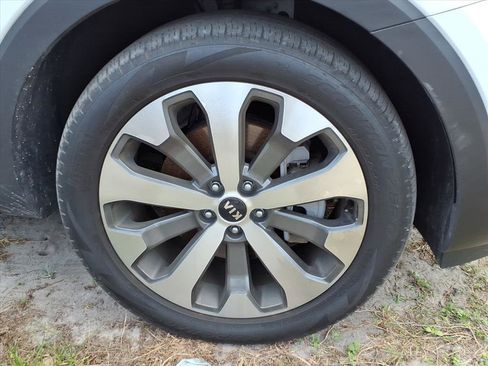 Used 2021 Kia Telluride EX w/ EX Premium Package image 8