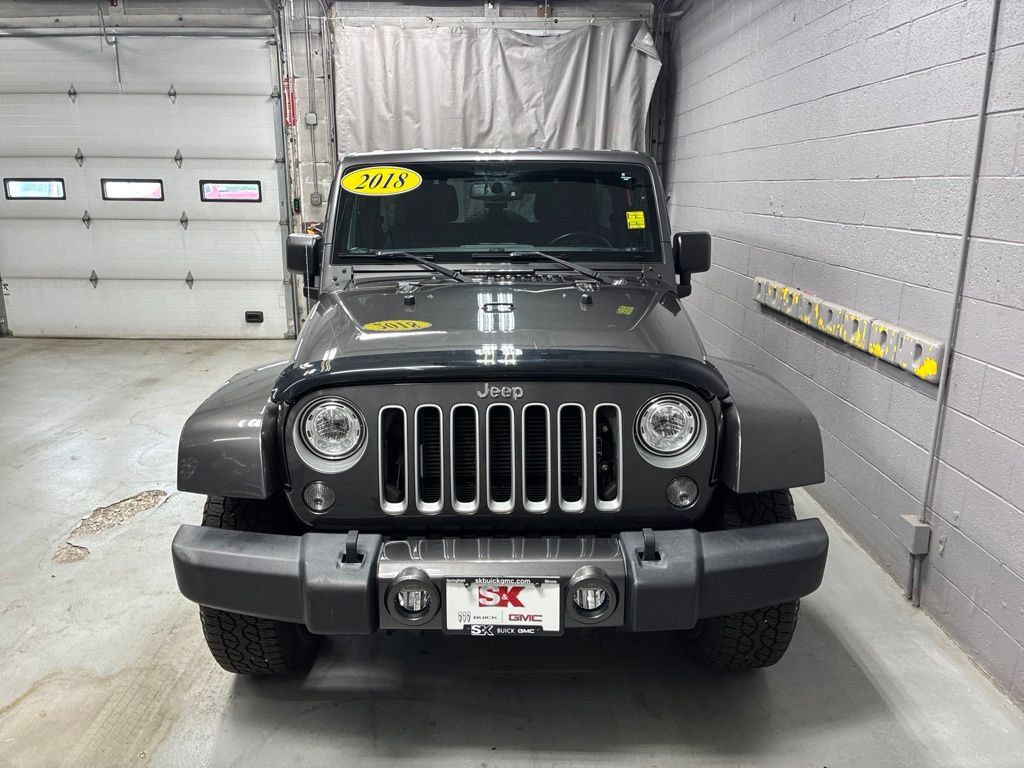 Used 2018 Jeep Wrangler Unlimited Sahara w/ Connectivity Group AWD/4WD image 6