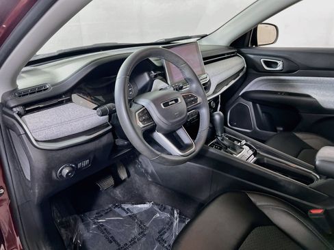 Used 2022 Jeep Compass Latitude w/ Sun and Sound Group AWD/4WD image 9