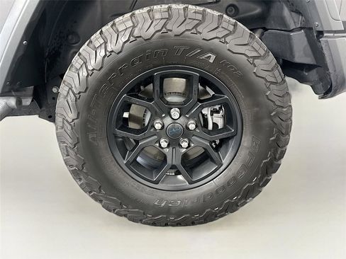 Used 2024 Jeep Wrangler Willys image 28