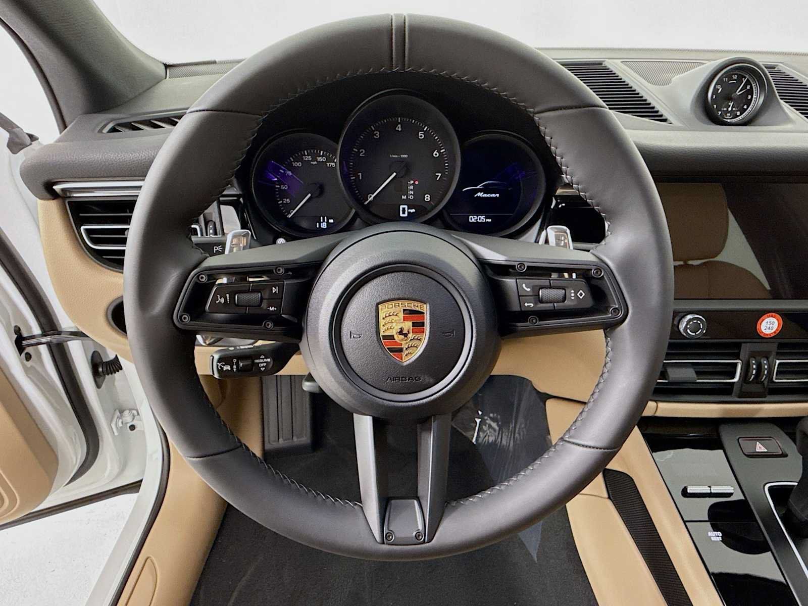 Used 2026 Porsche Macan AWD/4WD image 15