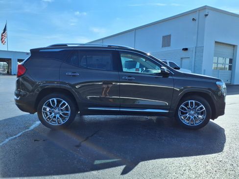 Used 2024 GMC Terrain Denali w/ Denali Premium Package AWD/4WD image 37