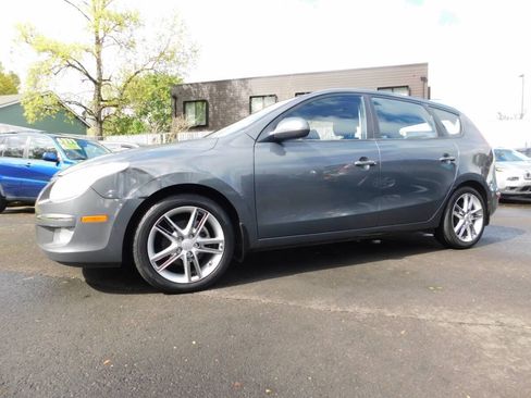 Used 2009 Hyundai Elantra w/ Premium-Sport Pkg 2 FWD image 4