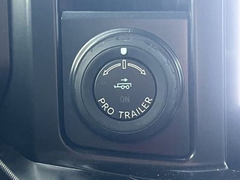 Used 2026 Ford F250 Platinum w/ FX4 Off-Road Package image 12