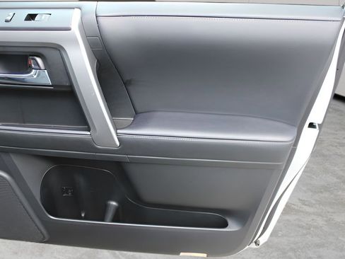Certified 2023 Toyota 4Runner SR5 Premium w/ Moonroof Package AWD/4WD image 27