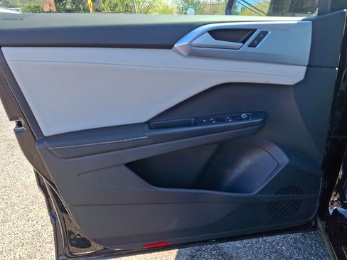 New 2026 Volkswagen Taos SE AWD/4WD image 8