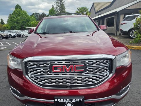 Used 2017 GMC Acadia Denali w/ Technology Package AWD/4WD image 4