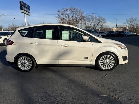 Certified 2017 Ford C-MAX Energi SE w/ Equipment Group 402A image 4