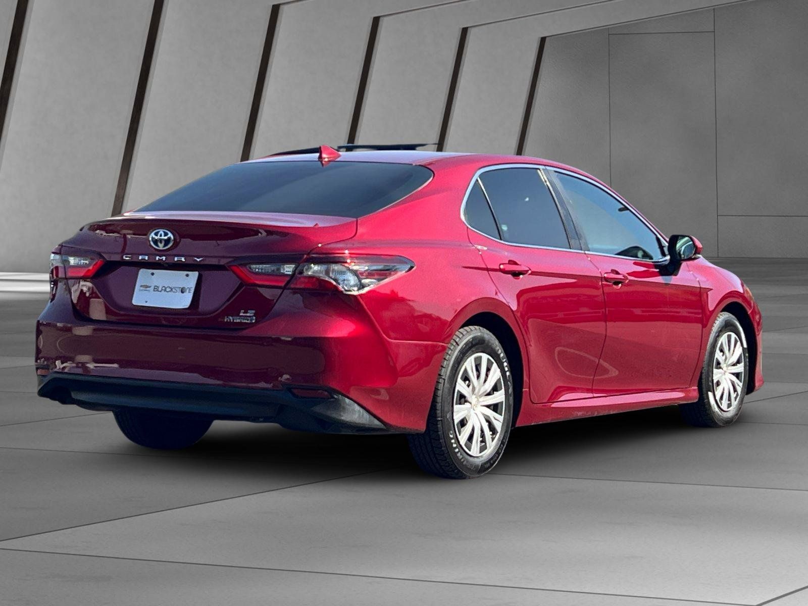 Used 2022 Toyota Camry LE w/ Audio Upgrade Package FWD image 4