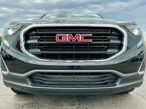 Used 2021 GMC Terrain SLE w/ Driver Convenience Package FWD image 9