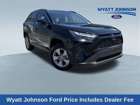 Used 2025 Toyota RAV4 XLE FWD image 1