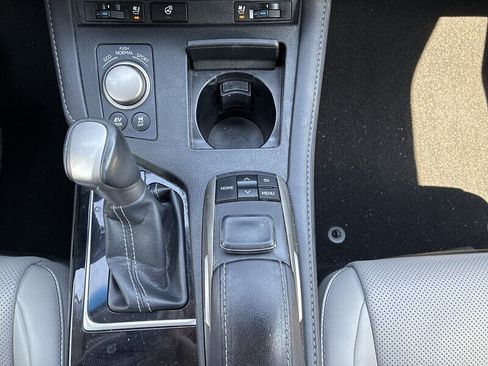 Used 2017 Lexus ES 300h w/ Navigation System Package FWD image 19