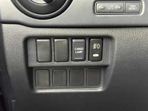 Used 2017 Nissan Titan S image 15