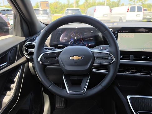 New 2027 Chevrolet Equinox LT FWD image 18