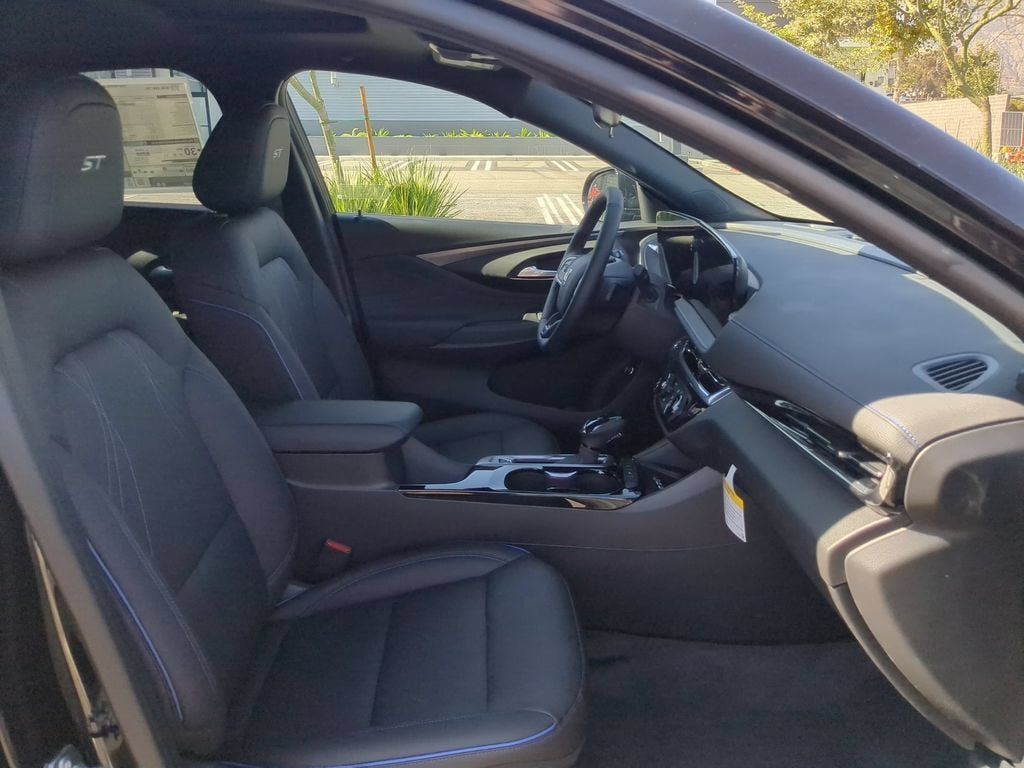 New 2026 Buick Envista Sport Touring w/ Convenience I Package FWD image 24